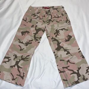 Vintage SO Camouflage capri pants